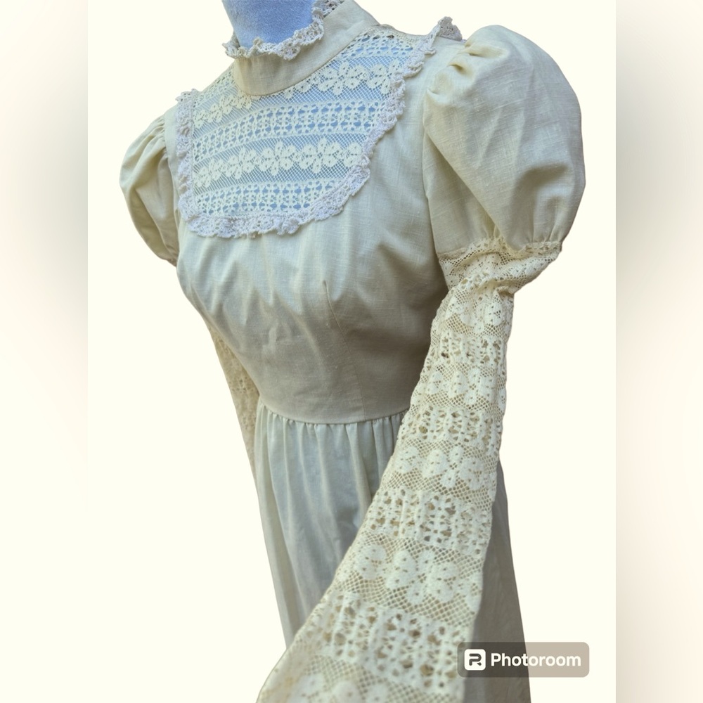 I. MAGNIN Eco 60/70s linen dress, Small. Would make a stunning wedding dress.